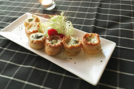 Zhī Shì Jú Tián Luó Sū Hé (6Jiàn Brandy Escargot In Vol-Au-Vent (6Pieces