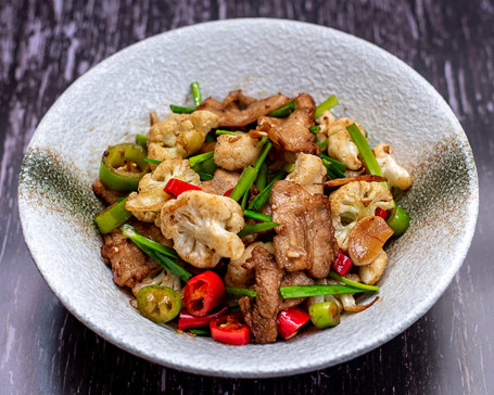 Cauliflower With Sliced Pork And Fresh Chillies Nóng Jiā Huā Cài