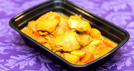 Curry Chicken Boneless (24 Oz. Container)
