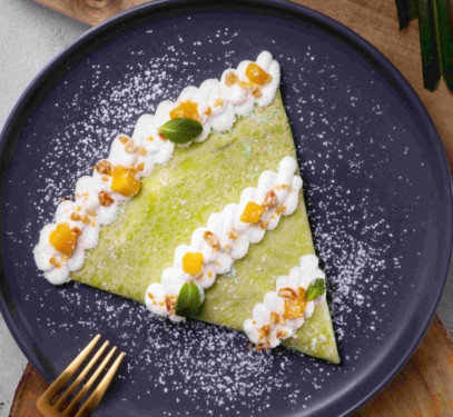 Coconut Mango Filling Pandan Crepe Yē Xiāng Máng Guǒ Bān Lán Kě Lì Bǐng