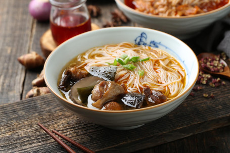 Mián Yáng Mǐ Fěn Zhū Cháng Niú Ròu Zhēn Jūn Mianyang Vermicelli Beef Mushroom Pig Intestine