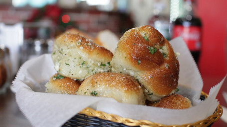 Garlic Knots(6)