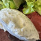 Rote-bete-carpaccio mit käsemousse und salat der saison