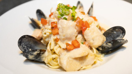 Seafood Portofino Linguini