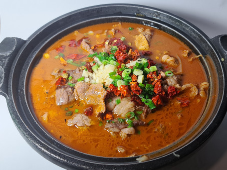 Má Là Shuǐ Zhǔ Niú Ròu Zhōng Là Chili Beef Pot