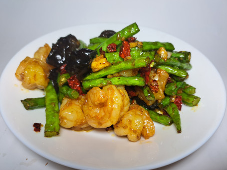 Sì Jì Dòu Yún Ěr Chǎo Xiā Qiú Sautéed Shrimp With Beans Fungus