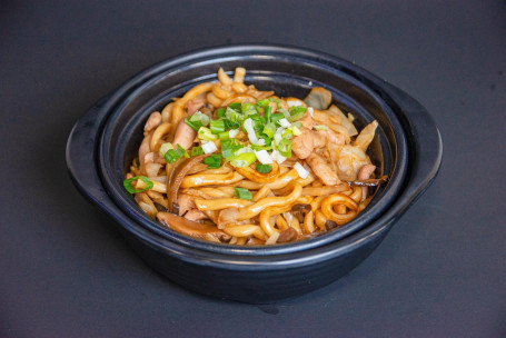 Clay Pot Udon With Chicken And Chinese Mushroom Dōng Gū Huá Jī Bāo Zǐ Wū Dōng