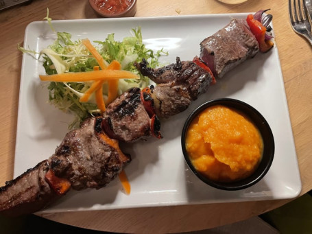 La Brochette Santa Carne, 300 Gr Faux Filet, Bavette Et Noix D’entrecôte