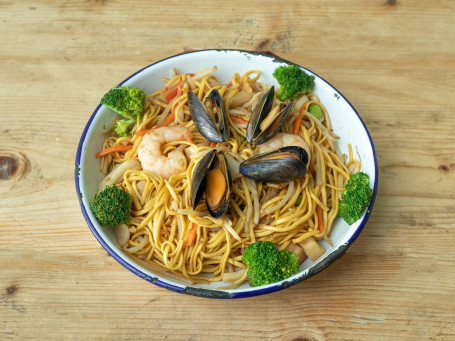 Japanese Stir-Fried Noodle With Seafood Rì Shì Hǎi Xiān Yě Cài Chǎo Miàn