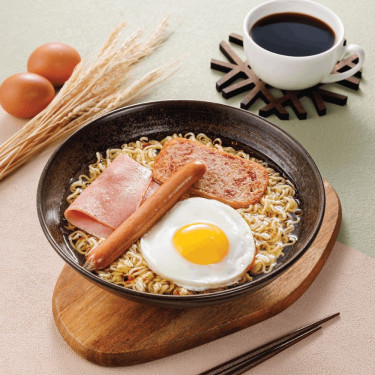 Tè Sè Fēng Shèng Jí Pǐn Cān Ròu、 Cuì Pí Cháng、 Huǒ Tuǐ、 Jiān Dàn Deluxe Combo Luncheon Meat, Sausage, Ham, Fried Egg