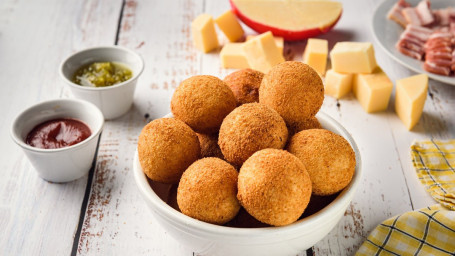 Bolinha De Queijo Com Bacon (Cheese And Bacon Croquettes) 10 Pcs