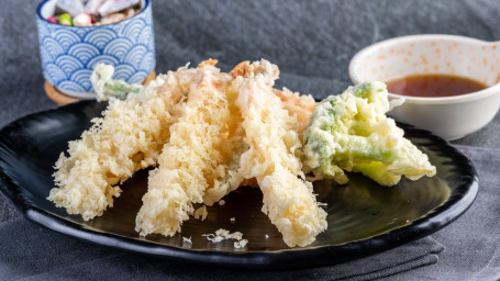 25. Shrimp Tempura (4) Zhà Xiā Tiān Fù Luō (4)