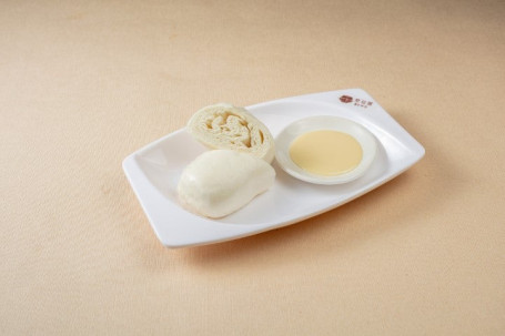 Zhēng Yín Sī Juǎn Pèi Liàn Nǎi (2Jiàn Steamed Silk Thread Roll With Sweetened Condensed Milk