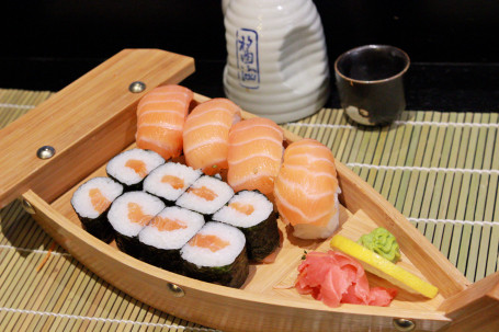 Salmon Sushi (12 Pieces)