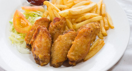 6. Deep Fried Chicken Wings With Fries (6 Pieces)