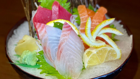 A15. Sashimi Appetizer