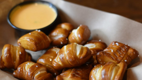 Bouchées De Bretzel Et Fromage À La Bière