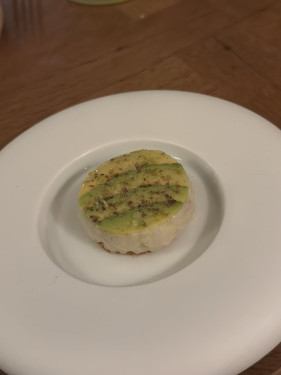 Saint Jacques En Tartare Au Citron Et Gingembre, Tarte Fine D’avocat