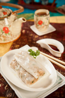 Jīn Gū Xiān Niú Ròu Cháng Fěn Rice Noodle Rolls Filled With Golden Mushroom And Beef