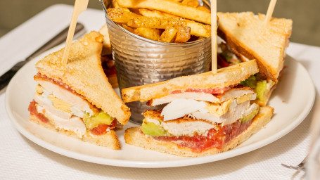 “Mascotte Club Sandwich” Crispy Chicken