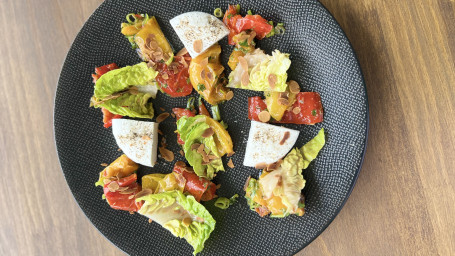 Duo De Poivrons Grillés À La Provençale, Chèvre Frais Aux Herbes, Foccacia