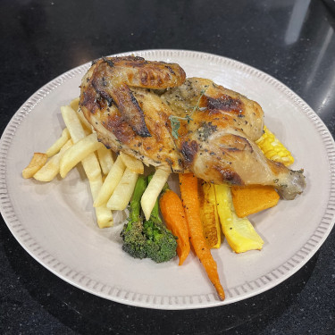 Pǔ Luó Wàng Sī Xiāng Cǎo Fēng Mì Kǎo Chūn Jī. Cū Shǔ Tiáo Herb De Provence Roasted Chicken (Half) W/ Fries