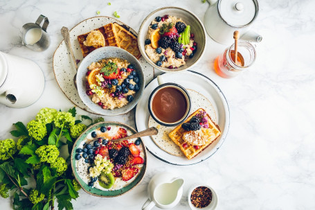 Petit Déjeuner Festin Familial Avec Gaufres