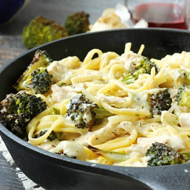 Classique Brocoli Poulet Alfredo