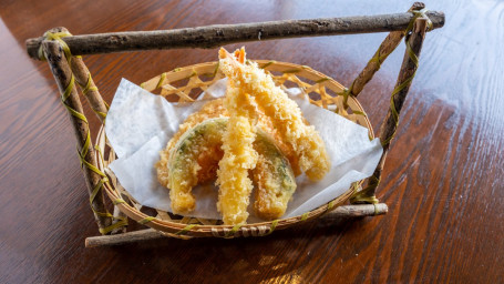 28. Appetizer Tempura (5 Pieces)