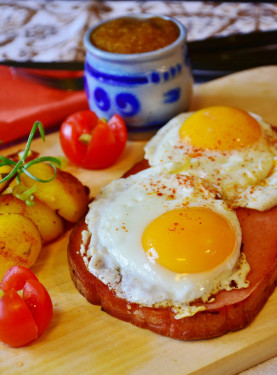 Biscuit De Saucisse Avec Repas Aux Œufs