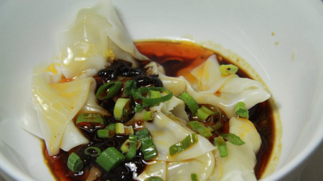 Hóng Yóu Chǎo Shǒu (6) Wonton Topped W/ Spicy Peanut Sauce (4)