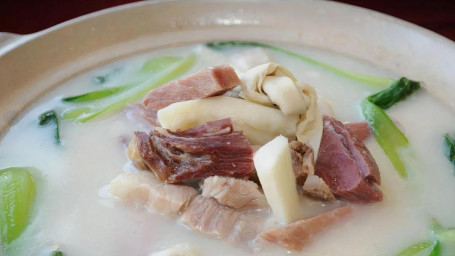 Shā Guō Yān Dǔ Xiān Hot Pot In Shanghai Style