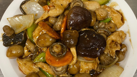 Chicken With 3 Kinds Of Mushrooms Sān Gū Jī Piàn