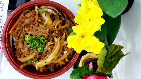 Stir Fry Beef Don Chǎo Zá Niú Fàn.