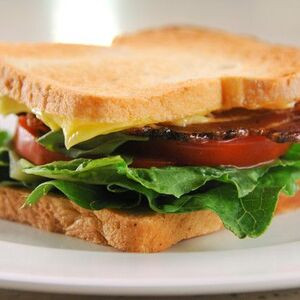 Sandwich Au Bacon, Laitue Et Tomate