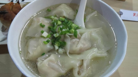 4. Pork Wonton Soup With Ball Pepper Oil Téng Jiāo Chāo Shǒu