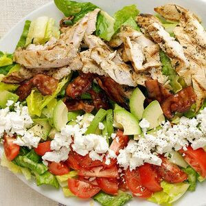 Salade Cobb Au Poulet Grillé