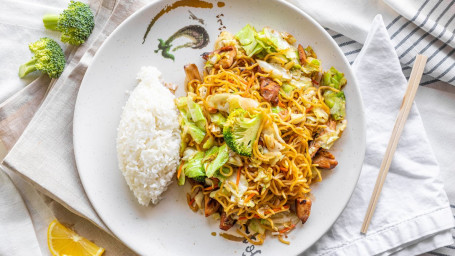 Yakisoba Sweet Sour Chicken Combination