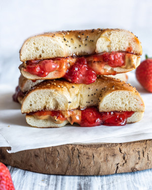 Bagel Avec Gelée