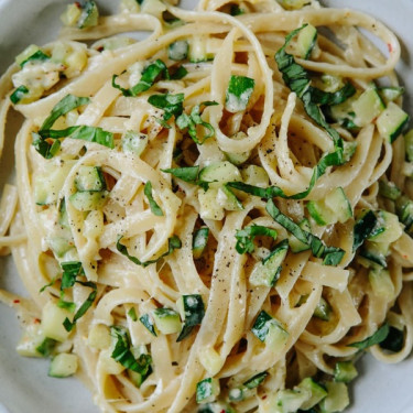 Fettuccine À La Crème D'ail