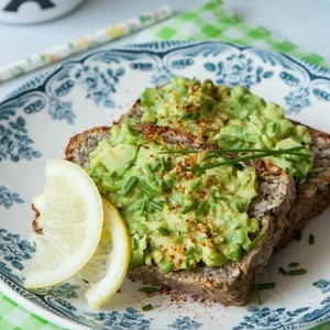 Déjeuner À La Pâte D'avocat