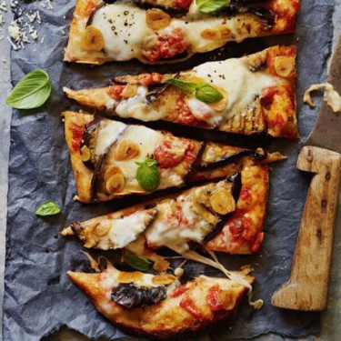 Pizza À La Parmigiana D'aubergines