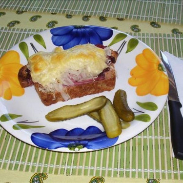 Sandwich Reuben Grillé