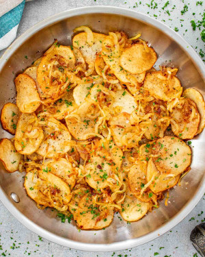 Pommes Lyonnaise