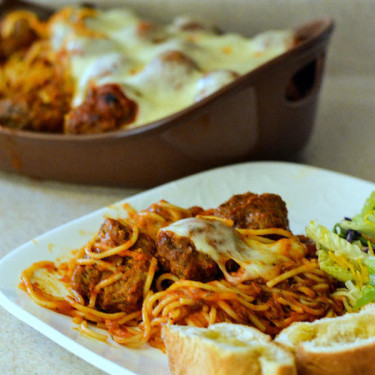 Spaghetti Au Four Avec Boulettes De Viande