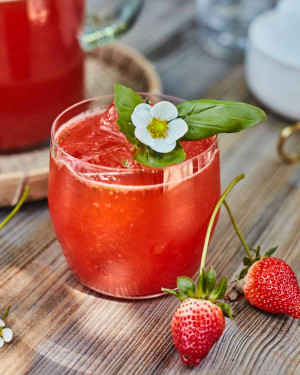 Citronnade À La Fraise Et Au Basilic