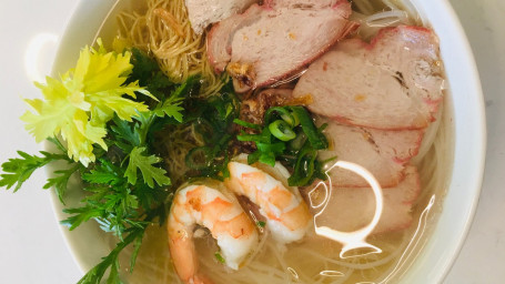 S9. Egg Noodle Rice Noodle Soup Hủ Tiếu Mì