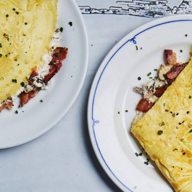 Omelette Au Bacon Et Fromage