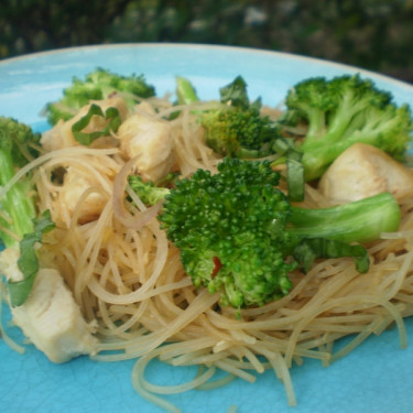 Gf Poulet Au Gingembre Avec Bol De Brocoli