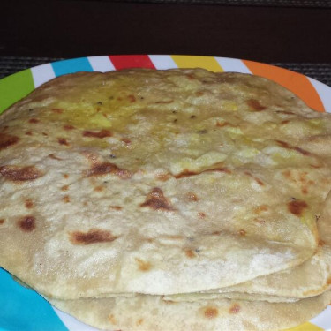 Aloo Paratha Avec Yaourt